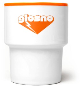 Głośno